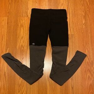 ALO Yoga Goddess Leggings in Black and Gray XS
